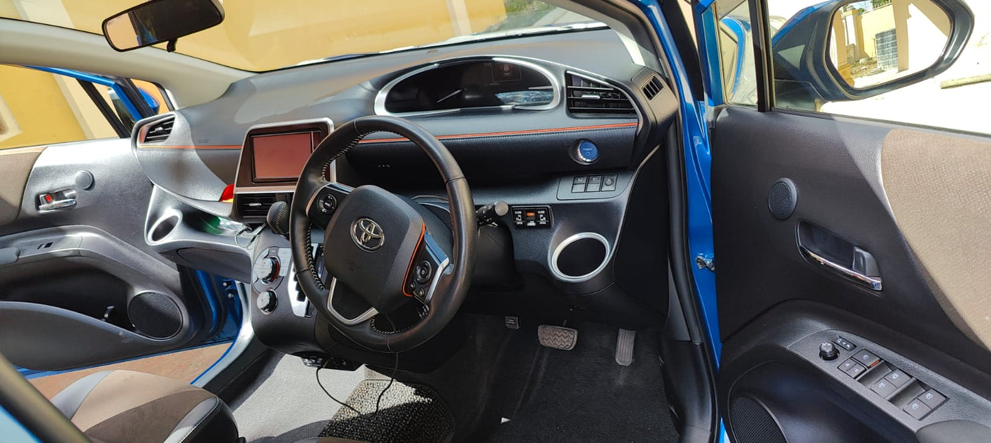 Car Rental-Toyota Sienta- 7 Seater
