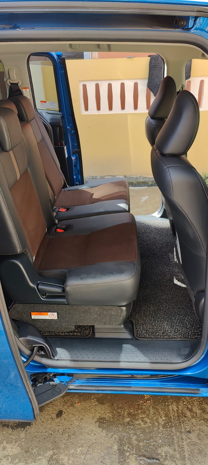 Car Rental-Toyota Sienta- 7 Seater